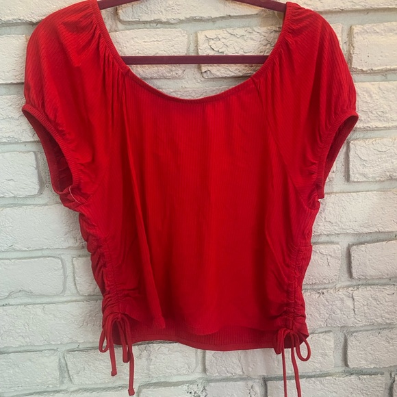 Red Ribbed Short Sleeve Top - Picture 4 of 4